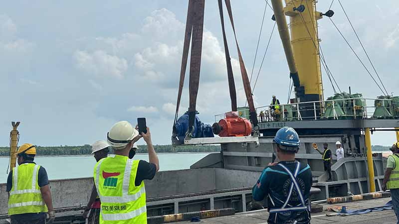 TIM LOGISTICS (Malaysia) successfully ships Construction Equipment to Jakarta Port